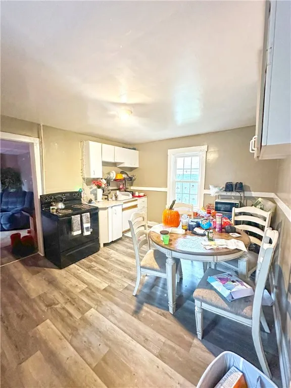 101 Ontario Street, Rochester, New York 14605, Rochester, New York 14605, 6 Bedrooms Bedrooms, ,2 BathroomsBathrooms,Residential,For Sale,101 Ontario Street, Rochester, New York 14605,0,R1647043