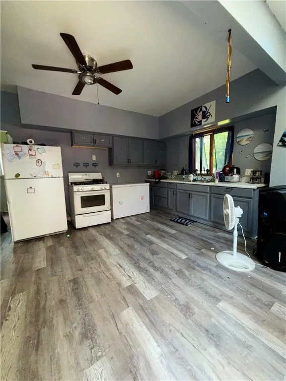 188 5th Street, Rochester, New York 14605, Rochester, New York 14605, 4 Bedrooms Bedrooms, 8 Rooms Rooms,2 BathroomsBathrooms,Residential,For Sale,188 5th Street, Rochester, New York 14605,0,R1648792