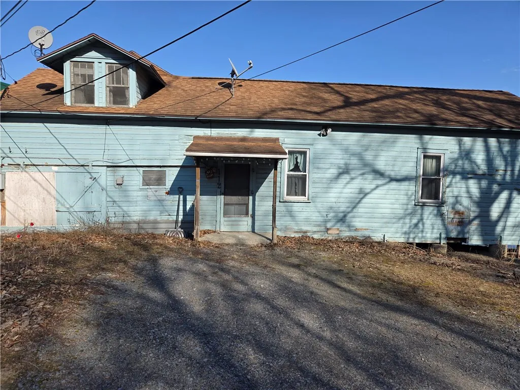 Primary Entrance – to Seneca Lake Cottage. close-to-town convenience.