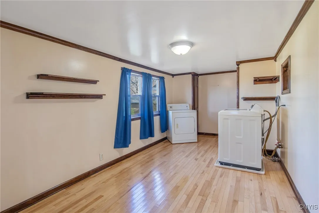 Syracuse, New York 13224, 2 Bedrooms Bedrooms, 9 Rooms Rooms,1 BathroomBathrooms,Residential,For Sale,0,S1649255