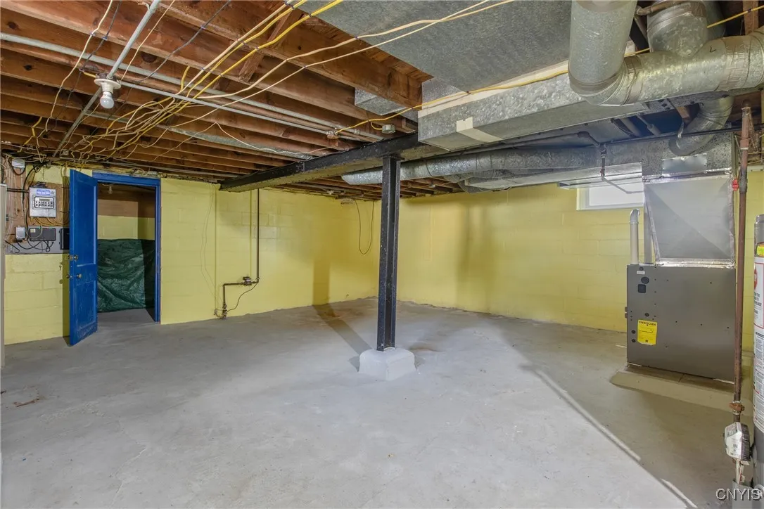 Syracuse, New York 13224, 2 Bedrooms Bedrooms, 9 Rooms Rooms,1 BathroomBathrooms,Residential,For Sale,0,S1649255