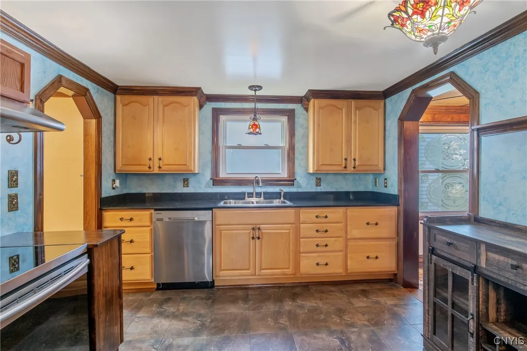 Syracuse, New York 13224, 2 Bedrooms Bedrooms, 9 Rooms Rooms,1 BathroomBathrooms,Residential,For Sale,0,S1649255