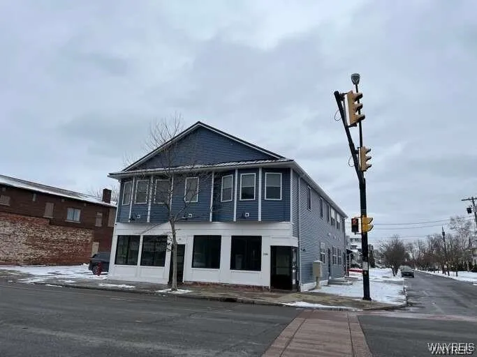 1988 South Park, Buffalo, New York 14220, Buffalo, New York 14220, 2 Bedrooms Bedrooms, 5 Rooms Rooms,1 BathroomBathrooms,Residential Lease,For Rent,1988 South Park, Buffalo, New York 14220,0,B1649549