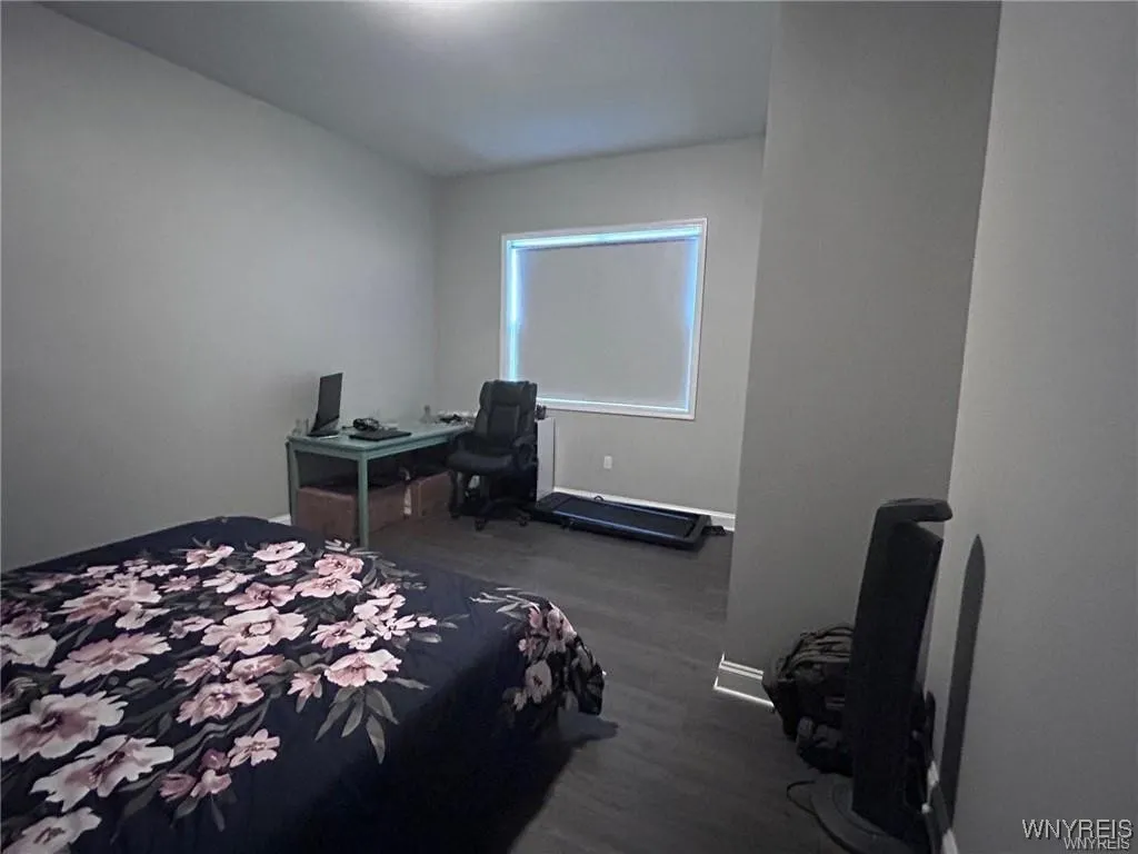 1988 South Park, Buffalo, New York 14220, Buffalo, New York 14220, 2 Bedrooms Bedrooms, 5 Rooms Rooms,1 BathroomBathrooms,Residential Lease,For Rent,1988 South Park, Buffalo, New York 14220,0,B1649549