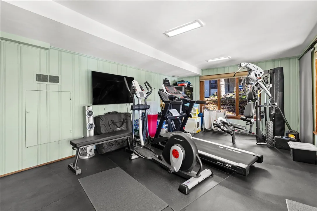 135 Orchard Park Boulevard, Irondequoit, New York, Irondequoit, New York 14609, 4 Bedrooms Bedrooms, 8 Rooms Rooms,3 BathroomsBathrooms,Residential,For Sale,135 Orchard Park Boulevard, Irondequoit, New York ,0,R1649515