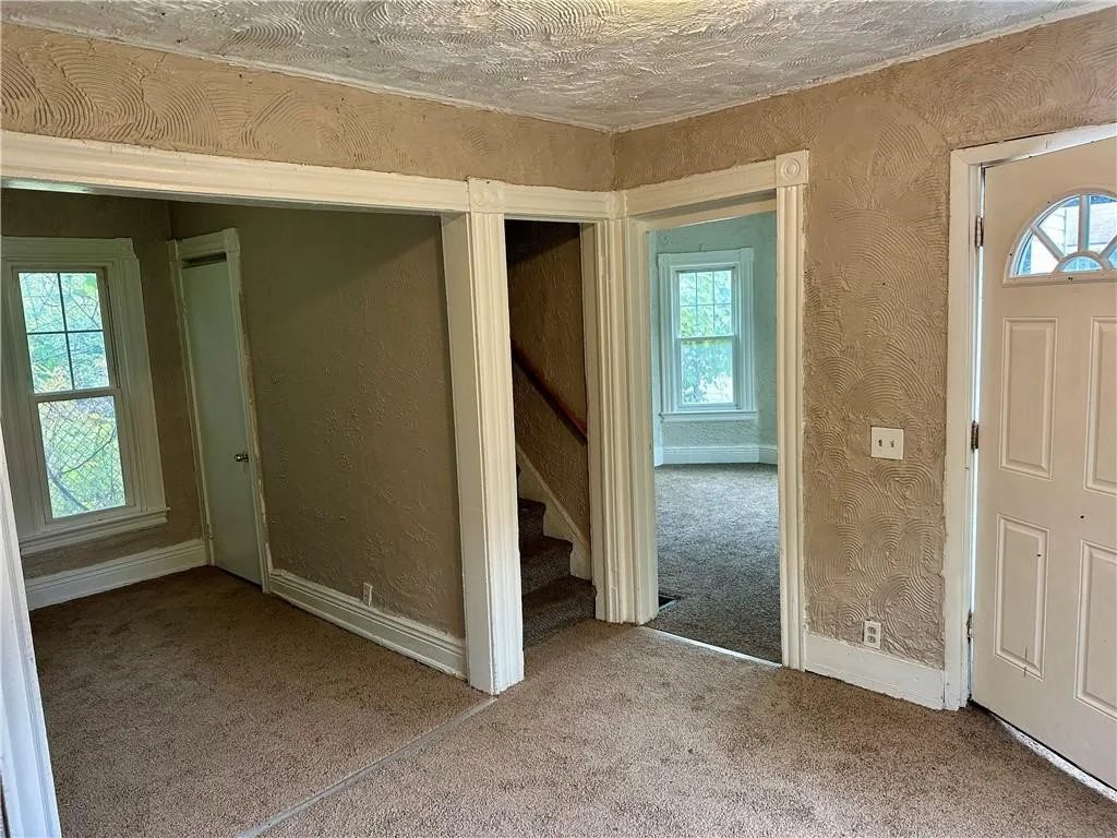 933 Jefferson Avenue, Rochester, New York 14611, Rochester, New York 14611, 3 Bedrooms Bedrooms, 6 Rooms Rooms,1 BathroomBathrooms,Residential,For Sale,933 Jefferson Avenue, Rochester, New York 14611,0,R1649457