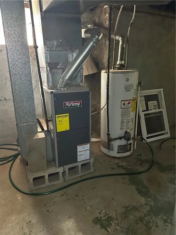 933 Jefferson Avenue, Rochester, New York 14611, Rochester, New York 14611, 3 Bedrooms Bedrooms, 6 Rooms Rooms,1 BathroomBathrooms,Residential,For Sale,933 Jefferson Avenue, Rochester, New York 14611,0,R1649457