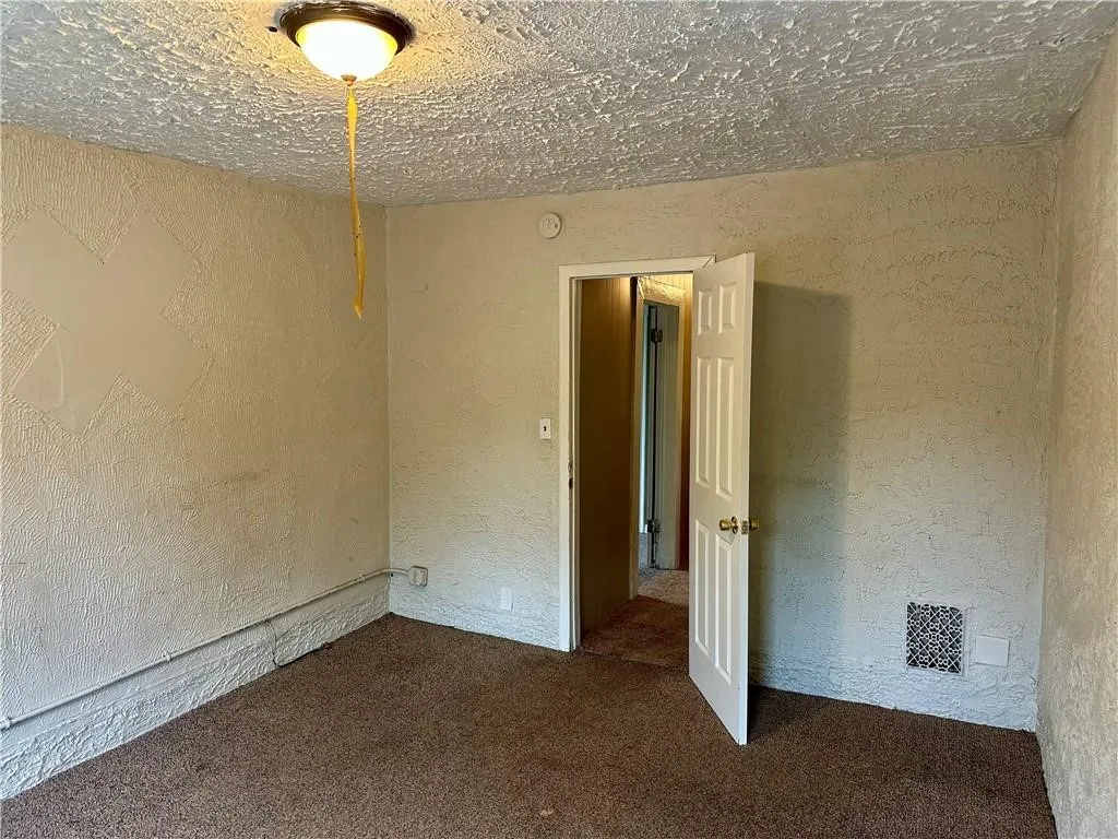 933 Jefferson Avenue, Rochester, New York 14611, Rochester, New York 14611, 3 Bedrooms Bedrooms, 6 Rooms Rooms,1 BathroomBathrooms,Residential,For Sale,933 Jefferson Avenue, Rochester, New York 14611,0,R1649457