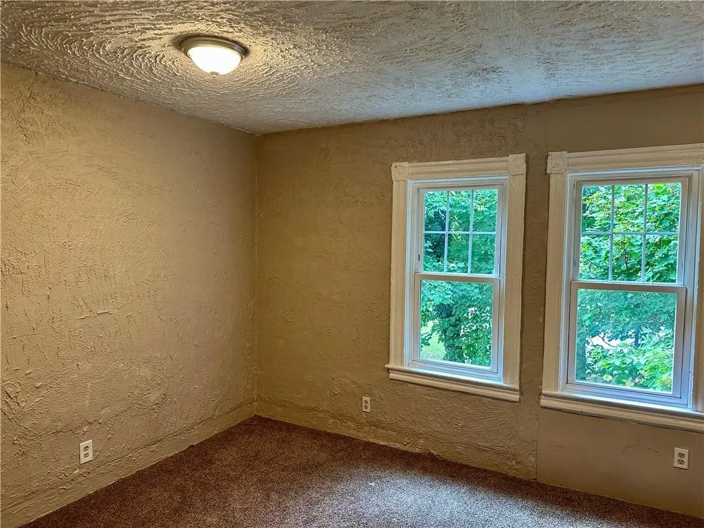 933 Jefferson Avenue, Rochester, New York 14611, Rochester, New York 14611, 3 Bedrooms Bedrooms, 6 Rooms Rooms,1 BathroomBathrooms,Residential,For Sale,933 Jefferson Avenue, Rochester, New York 14611,0,R1649457