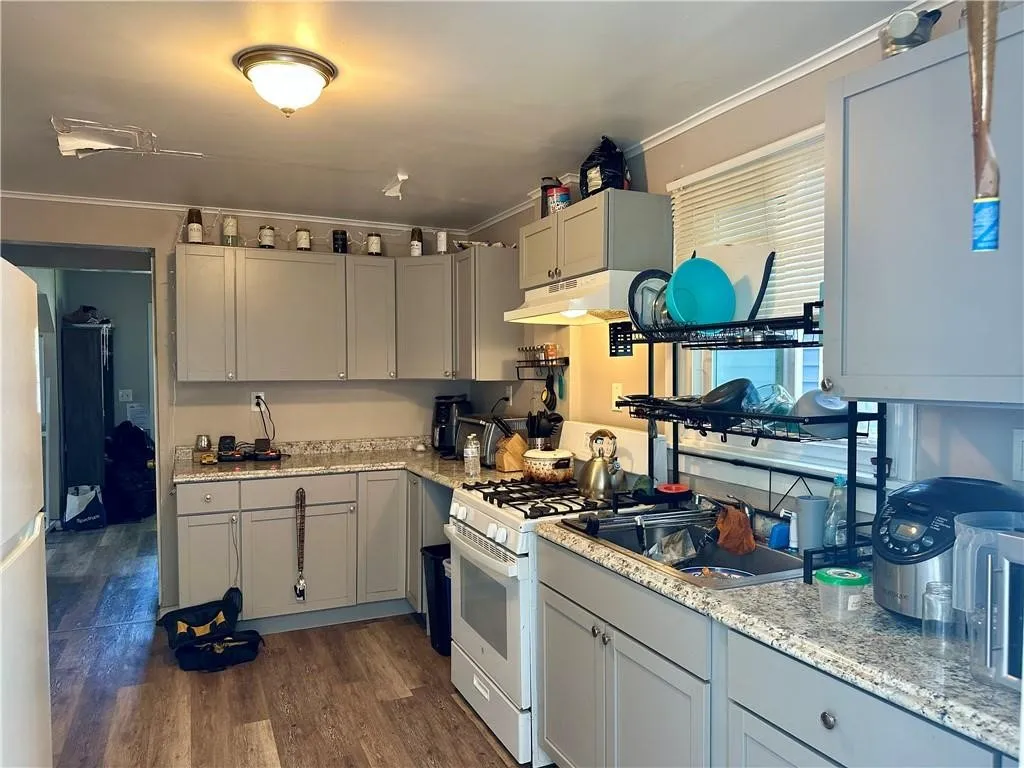 46 Elgin Street, Rochester, New York 14611, Rochester, New York 14611, 3 Bedrooms Bedrooms, 5 Rooms Rooms,1 BathroomBathrooms,Residential,For Sale,46 Elgin Street, Rochester, New York 14611,0,R1649456