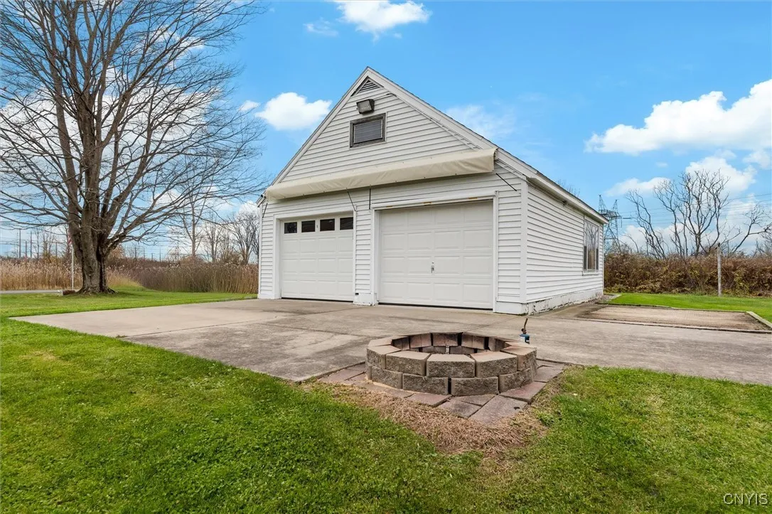 4987 Ver Plank Road, Clay, New York 13041, Clay, New York 13041, 3 Bedrooms Bedrooms, 6 Rooms Rooms,1 BathroomBathrooms,Residential,For Sale,4987 Ver Plank Road, Clay, New York 13041,0,S1649354