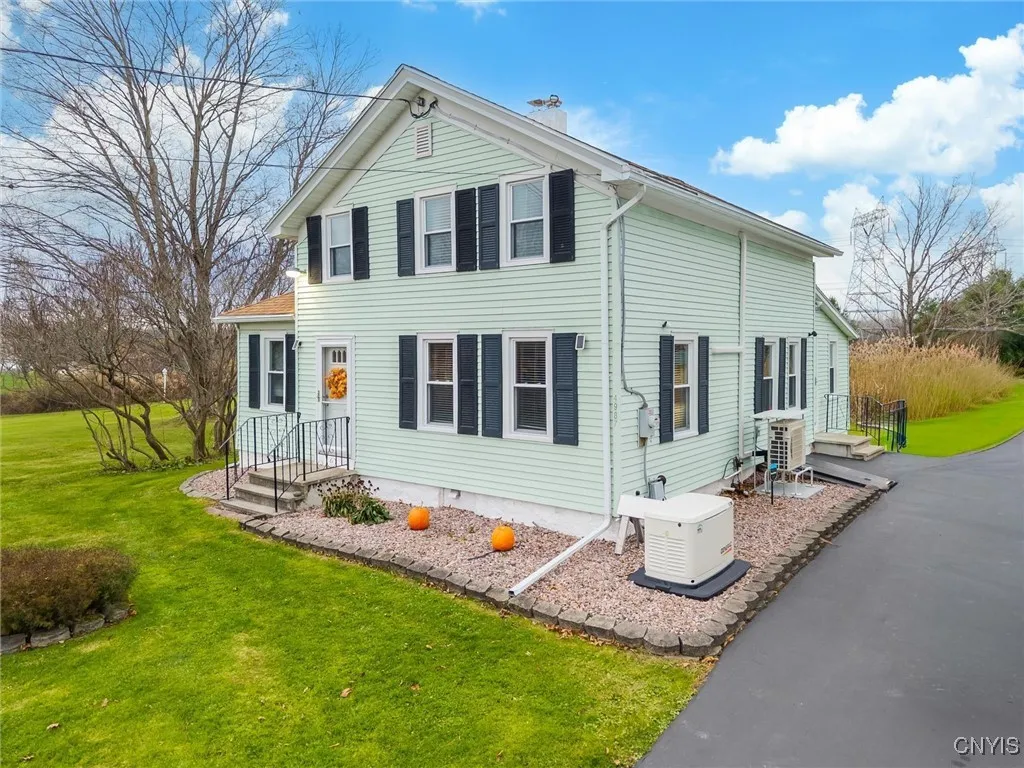 4987 Ver Plank Road, Clay, New York 13041, Clay, New York 13041, 3 Bedrooms Bedrooms, 6 Rooms Rooms,1 BathroomBathrooms,Residential,For Sale,4987 Ver Plank Road, Clay, New York 13041,0,S1649354