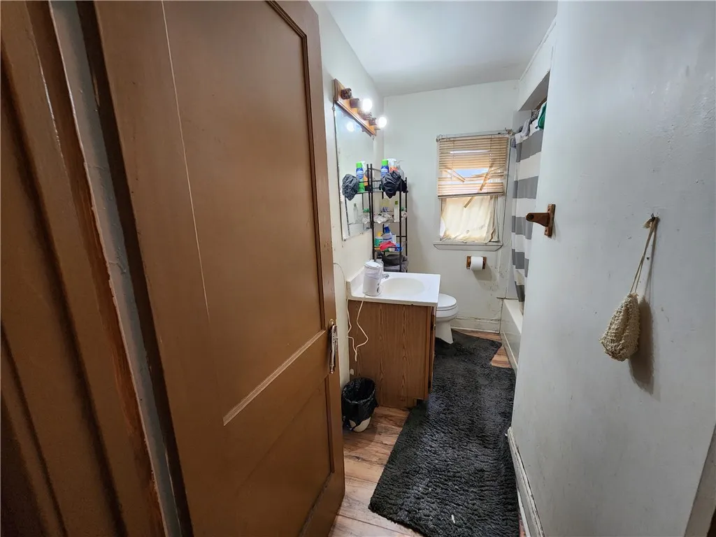 25 Nye Park, Rochester, New York 14621, Rochester, New York 14621, 6 Bedrooms Bedrooms, ,2 BathroomsBathrooms,Residential,For Sale,25 Nye Park, Rochester, New York 14621,0,R1649467