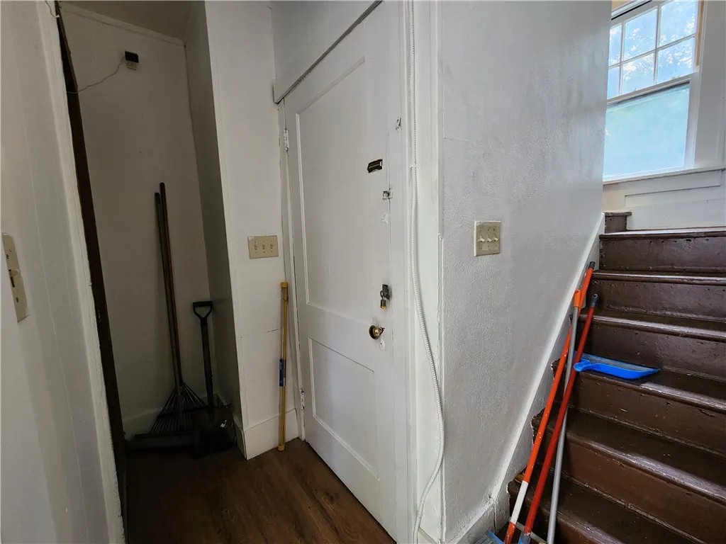 25 Nye Park, Rochester, New York 14621, Rochester, New York 14621, 6 Bedrooms Bedrooms, ,2 BathroomsBathrooms,Residential,For Sale,25 Nye Park, Rochester, New York 14621,0,R1649467