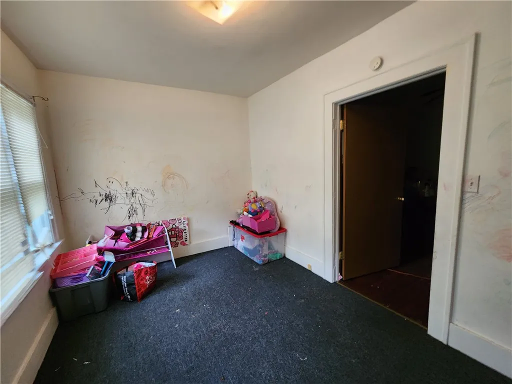 25 Nye Park, Rochester, New York 14621, Rochester, New York 14621, 6 Bedrooms Bedrooms, ,2 BathroomsBathrooms,Residential,For Sale,25 Nye Park, Rochester, New York 14621,0,R1649467