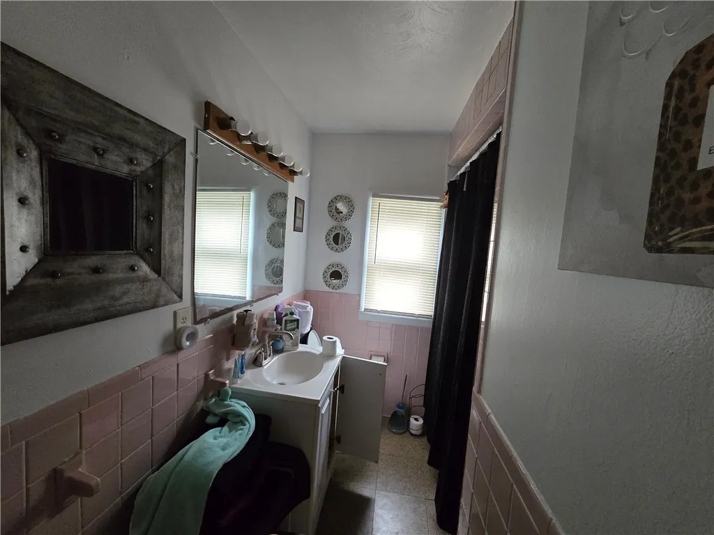 bathroom upstairs unit