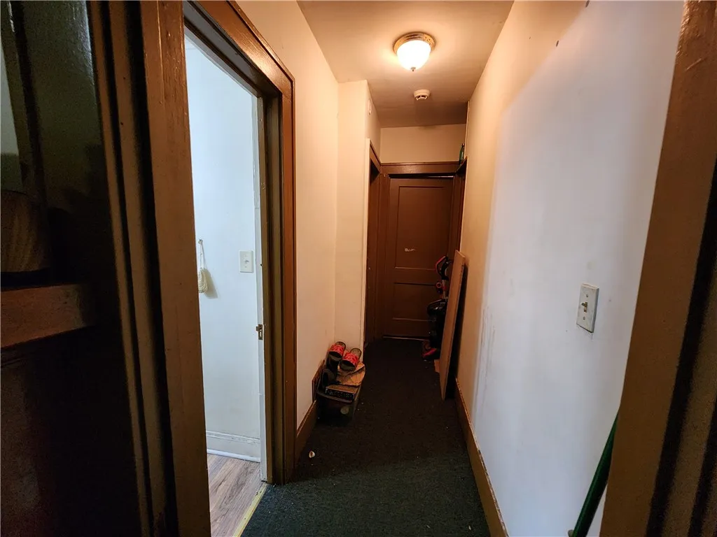 25 Nye Park, Rochester, New York 14621, Rochester, New York 14621, 6 Bedrooms Bedrooms, ,2 BathroomsBathrooms,Residential,For Sale,25 Nye Park, Rochester, New York 14621,0,R1649467