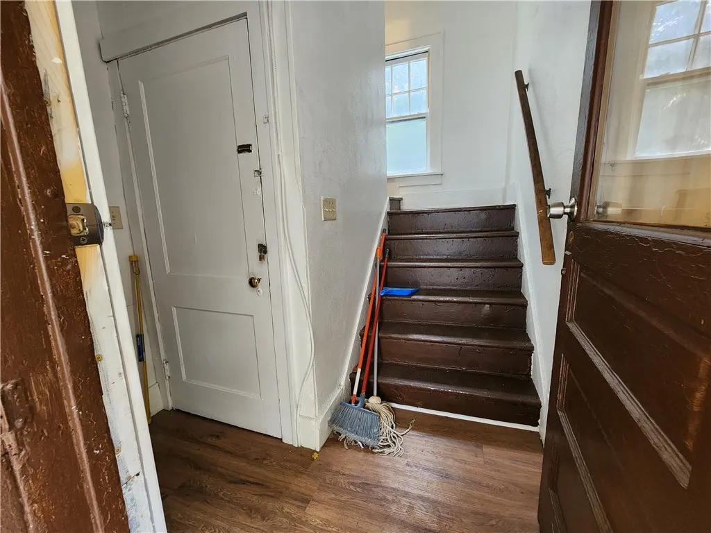 25 Nye Park, Rochester, New York 14621, Rochester, New York 14621, 6 Bedrooms Bedrooms, ,2 BathroomsBathrooms,Residential,For Sale,25 Nye Park, Rochester, New York 14621,0,R1649467