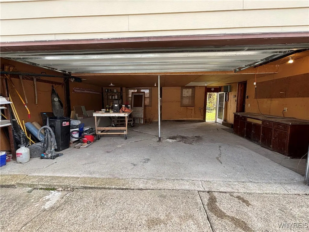 15 4th Street, Evans, New York 14006, Evans, New York 14006, 2 Bedrooms Bedrooms, 4 Rooms Rooms,1 BathroomBathrooms,Residential,For Sale,15 4th Street, Evans, New York 14006,0,B1649124