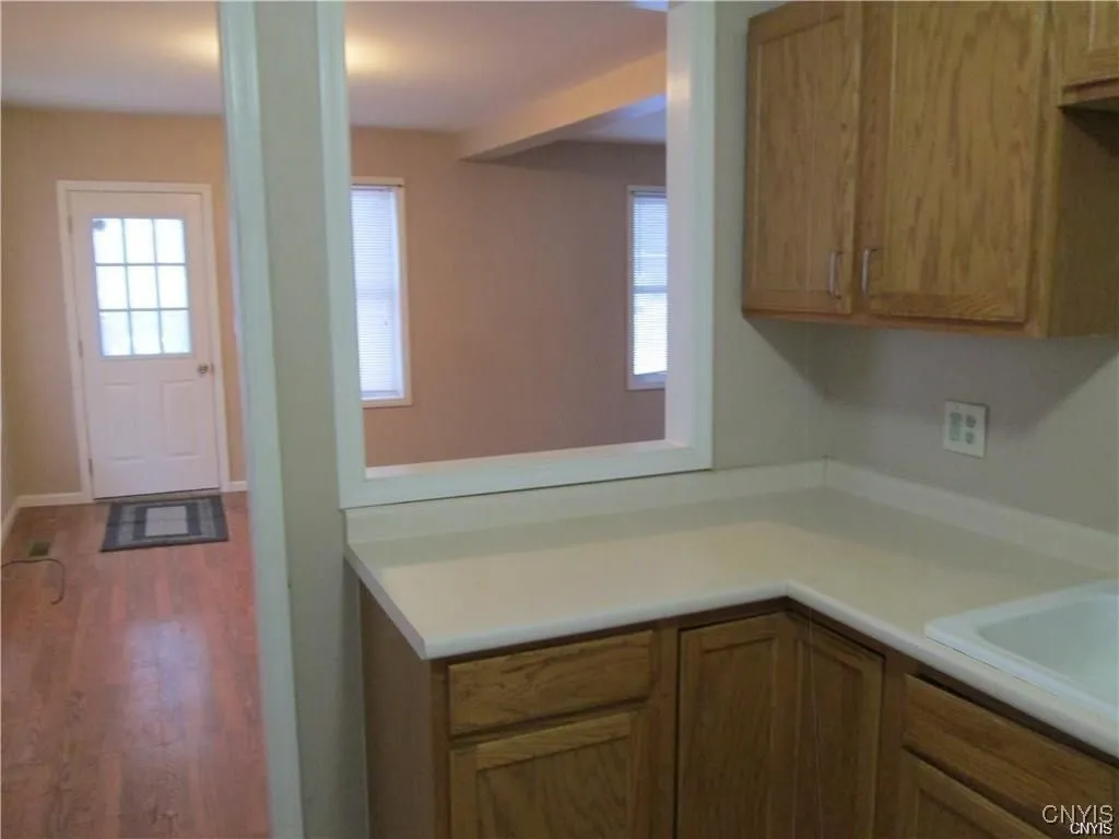 418 Cross Street, Watertown City, New York 13601, Watertown City, New York 13601, 2 Bedrooms Bedrooms, 4 Rooms Rooms,1 BathroomBathrooms,Residential Lease,For Rent,418 Cross Street, Watertown City, New York 13601,0,S1649544