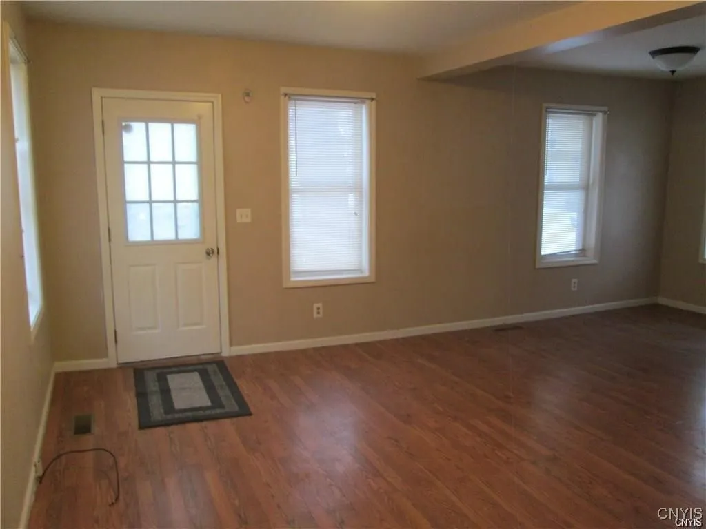 418 Cross Street, Watertown City, New York 13601, Watertown City, New York 13601, 2 Bedrooms Bedrooms, 4 Rooms Rooms,1 BathroomBathrooms,Residential Lease,For Rent,418 Cross Street, Watertown City, New York 13601,0,S1649544