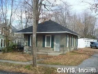 418 Cross Street, Watertown City, New York 13601, Watertown City, New York 13601, 2 Bedrooms Bedrooms, 4 Rooms Rooms,1 BathroomBathrooms,Residential Lease,For Rent,418 Cross Street, Watertown City, New York 13601,0,S1649544