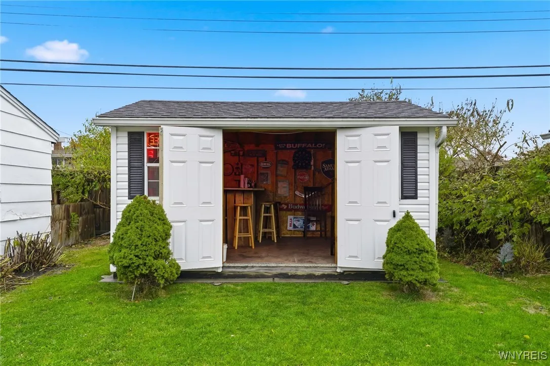 83 Melody Lane, Tonawanda, New York 14150, Tonawanda, New York 14150, 3 Bedrooms Bedrooms, 6 Rooms Rooms,2 BathroomsBathrooms,Residential,For Sale,83 Melody Lane, Tonawanda, New York 14150,0,B1649429
