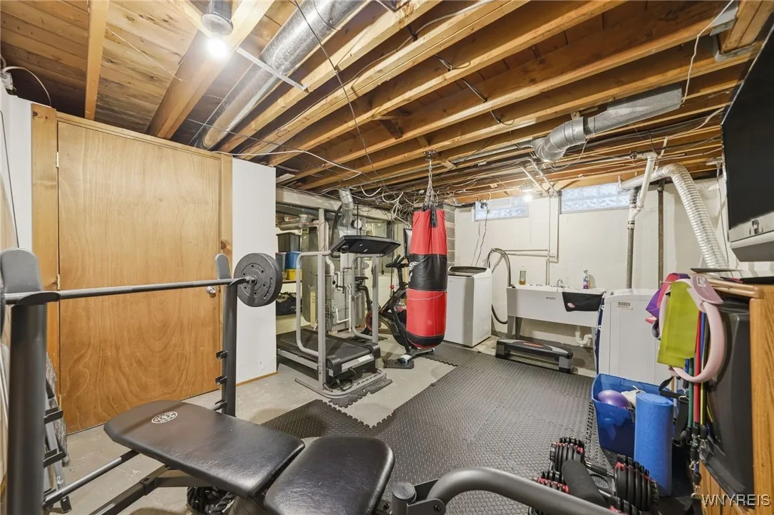 83 Melody Lane, Tonawanda, New York 14150, Tonawanda, New York 14150, 3 Bedrooms Bedrooms, 6 Rooms Rooms,2 BathroomsBathrooms,Residential,For Sale,83 Melody Lane, Tonawanda, New York 14150,0,B1649429