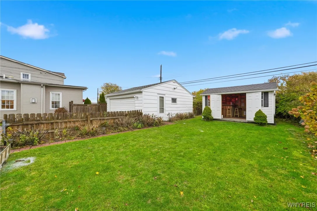 83 Melody Lane, Tonawanda, New York 14150, Tonawanda, New York 14150, 3 Bedrooms Bedrooms, 6 Rooms Rooms,2 BathroomsBathrooms,Residential,For Sale,83 Melody Lane, Tonawanda, New York 14150,0,B1649429