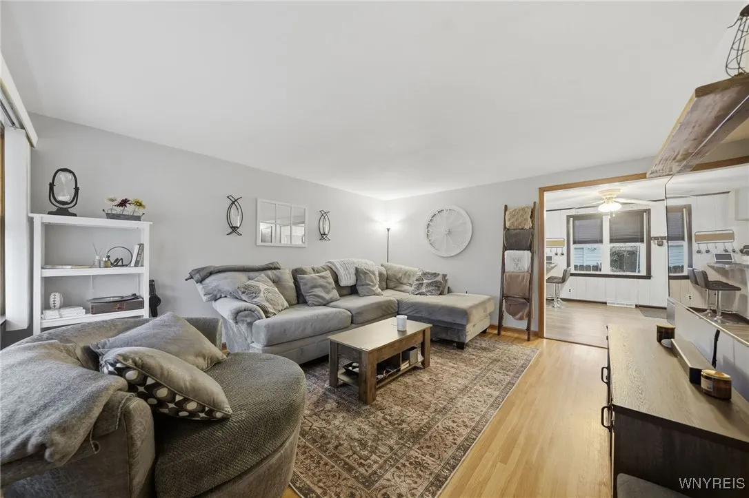 83 Melody Lane, Tonawanda, New York 14150, Tonawanda, New York 14150, 3 Bedrooms Bedrooms, 6 Rooms Rooms,2 BathroomsBathrooms,Residential,For Sale,83 Melody Lane, Tonawanda, New York 14150,0,B1649429