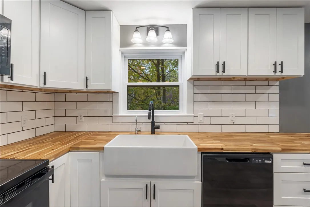 98 Bayton Drive, Irondequoit, New York 14622, Irondequoit, New York 14622, 2 Bedrooms Bedrooms, 6 Rooms Rooms,1 BathroomBathrooms,Residential,For Sale,98 Bayton Drive, Irondequoit, New York 14622,0,R1649203