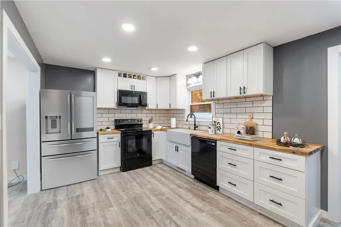 98 Bayton Drive, Irondequoit, New York 14622, Irondequoit, New York 14622, 2 Bedrooms Bedrooms, 6 Rooms Rooms,1 BathroomBathrooms,Residential,For Sale,98 Bayton Drive, Irondequoit, New York 14622,0,R1649203