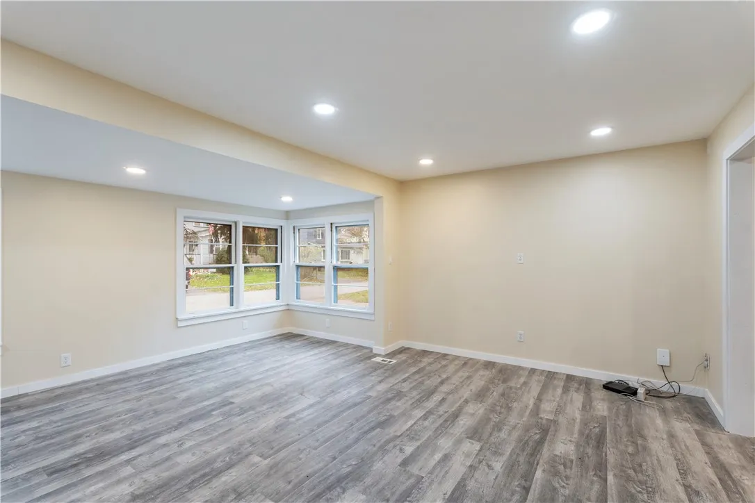 98 Bayton Drive, Irondequoit, New York 14622, Irondequoit, New York 14622, 2 Bedrooms Bedrooms, 6 Rooms Rooms,1 BathroomBathrooms,Residential,For Sale,98 Bayton Drive, Irondequoit, New York 14622,0,R1649203