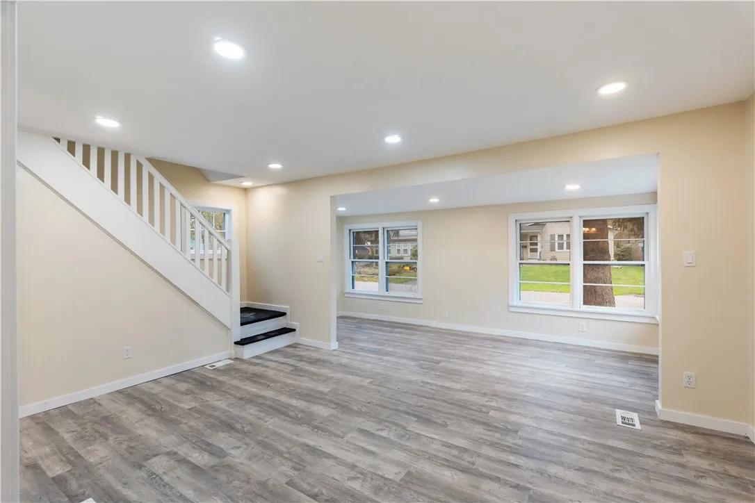 98 Bayton Drive, Irondequoit, New York 14622, Irondequoit, New York 14622, 2 Bedrooms Bedrooms, 6 Rooms Rooms,1 BathroomBathrooms,Residential,For Sale,98 Bayton Drive, Irondequoit, New York 14622,0,R1649203