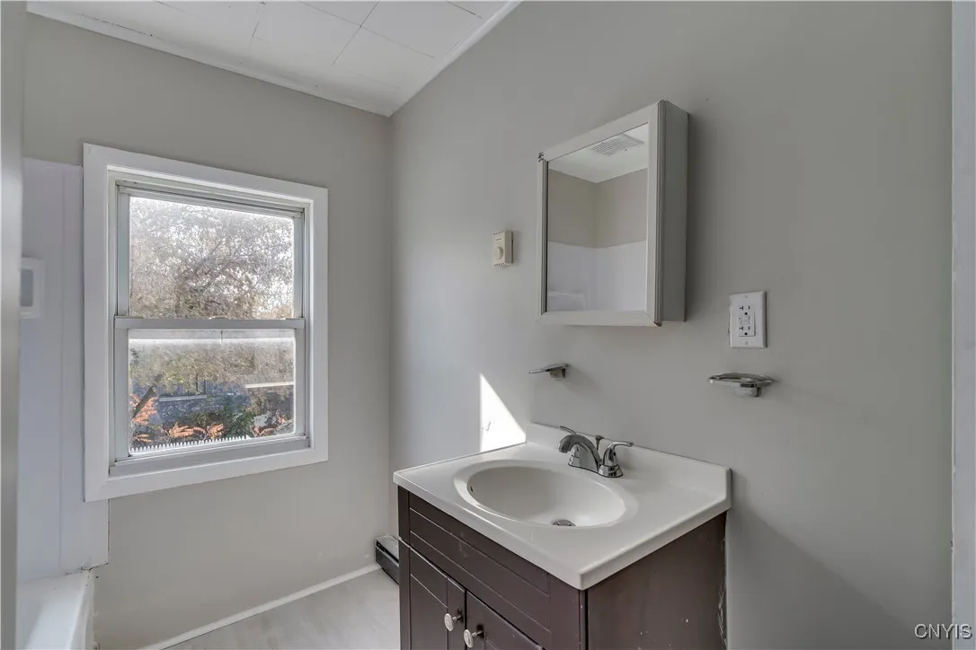 827 Ann Street, Watertown City, New York 13601, Watertown City, New York 13601, 2 Bedrooms Bedrooms, ,2 BathroomsBathrooms,Residential,For Sale,827 Ann Street, Watertown City, New York 13601,0,S1649560