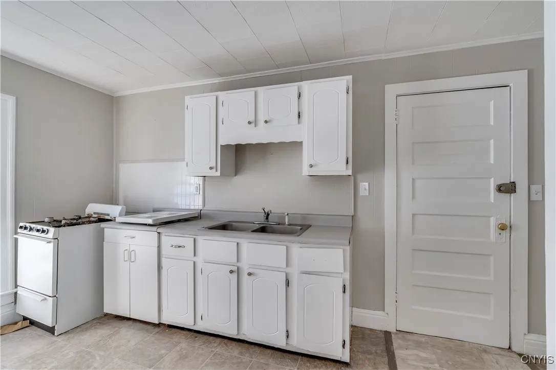 827 Ann Street, Watertown City, New York 13601, Watertown City, New York 13601, 2 Bedrooms Bedrooms, ,2 BathroomsBathrooms,Residential,For Sale,827 Ann Street, Watertown City, New York 13601,0,S1649560