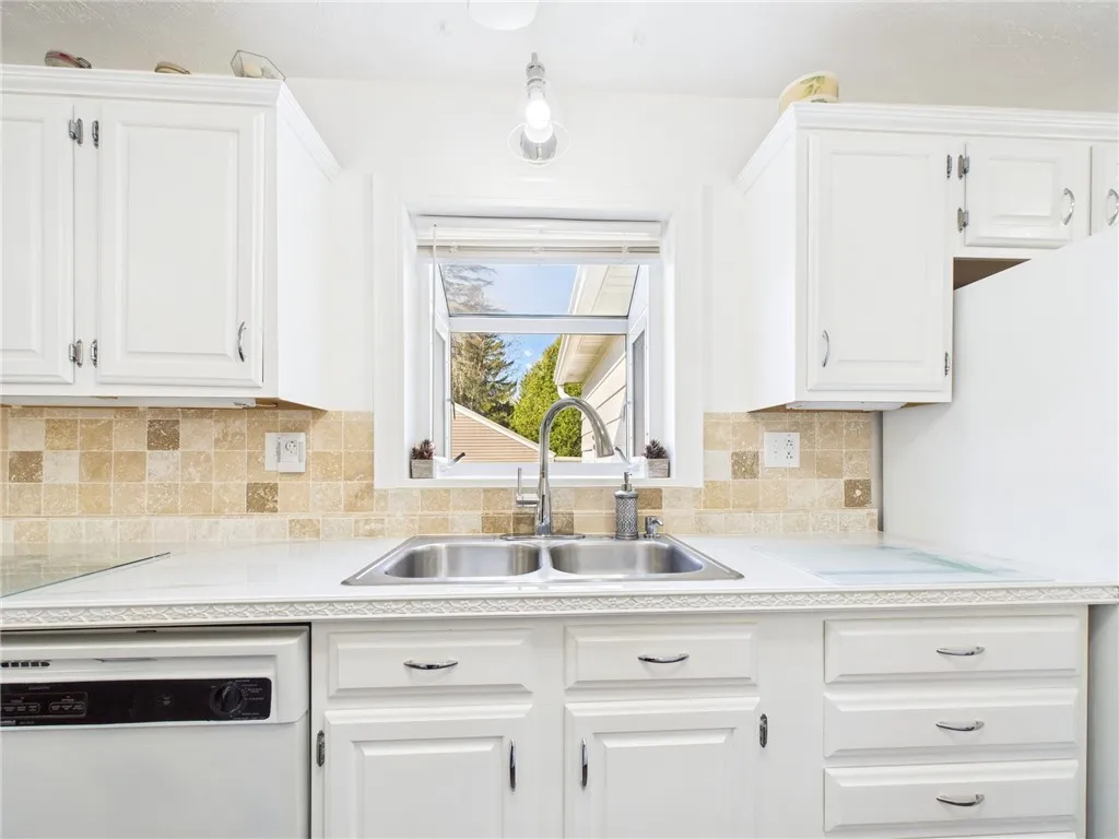 9 North 3rd Street, Foster Town, Pennsylvania 1670, Foster Town, Pennsylvania 16701, 3 Bedrooms Bedrooms, 7 Rooms Rooms,1 BathroomBathrooms,Residential,For Sale,9 North 3rd Street, Foster Town, Pennsylvania 1670,0,R1649443