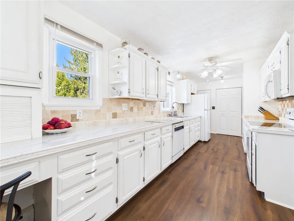 9 North 3rd Street, Foster Town, Pennsylvania 1670, Foster Town, Pennsylvania 16701, 3 Bedrooms Bedrooms, 7 Rooms Rooms,1 BathroomBathrooms,Residential,For Sale,9 North 3rd Street, Foster Town, Pennsylvania 1670,0,R1649443