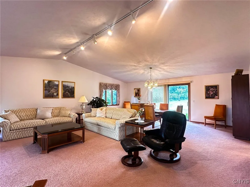 2354 Middle Road, Oneida, New York 13421, Oneida, New York 13421, 3 Bedrooms Bedrooms, 11 Rooms Rooms,2 BathroomsBathrooms,Residential,For Sale,2354 Middle Road, Oneida, New York 13421,0,S1649583