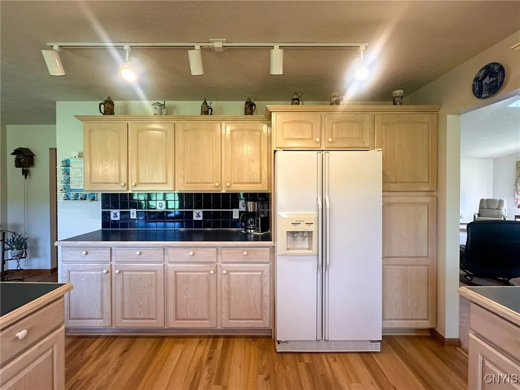 2354 Middle Road, Oneida, New York 13421, Oneida, New York 13421, 3 Bedrooms Bedrooms, 11 Rooms Rooms,2 BathroomsBathrooms,Residential,For Sale,2354 Middle Road, Oneida, New York 13421,0,S1649583