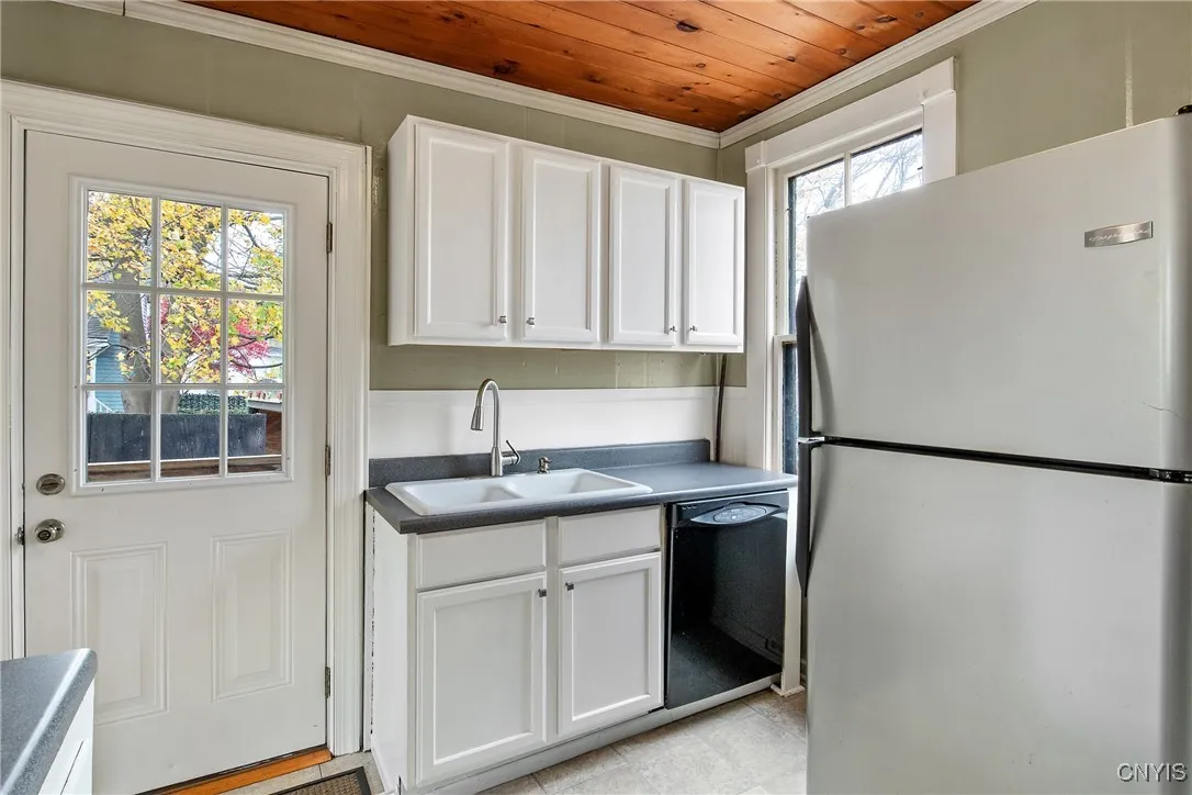 274 West 5th Street, Oswego, New York 13126, Oswego, New York 13126, 3 Bedrooms Bedrooms, 10 Rooms Rooms,1 BathroomBathrooms,Residential,For Sale,274 West 5th Street, Oswego, New York 13126,0,S1649418