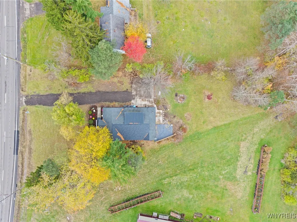 8145 Erie Road, Evans, New York 14006, Evans, New York 14006, 4 Bedrooms Bedrooms, 6 Rooms Rooms,2 BathroomsBathrooms,Residential,For Sale,8145 Erie Road, Evans, New York 14006,0,B1647758