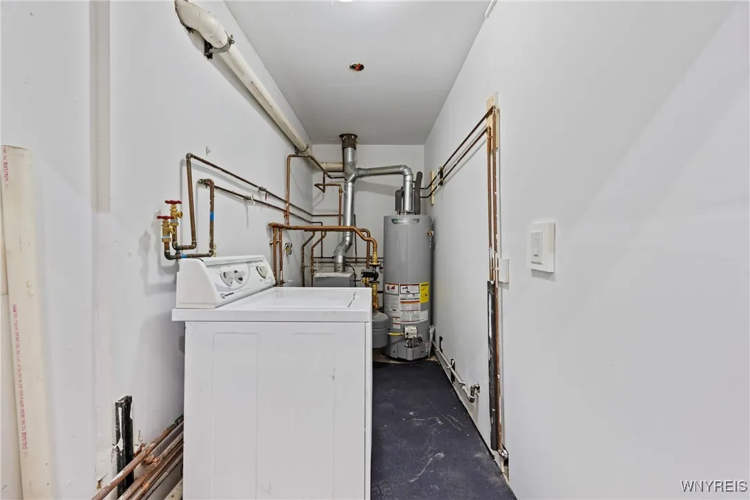 8145 Erie Road, Evans, New York 14006, Evans, New York 14006, 4 Bedrooms Bedrooms, 6 Rooms Rooms,2 BathroomsBathrooms,Residential,For Sale,8145 Erie Road, Evans, New York 14006,0,B1647758