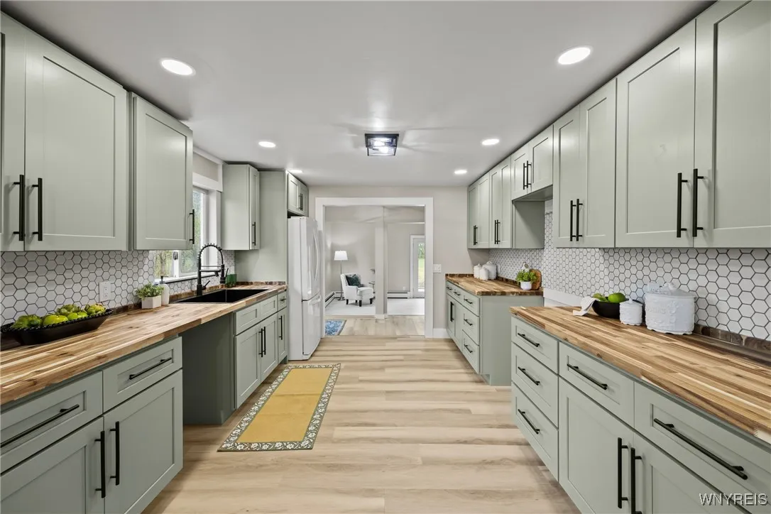 8145 Erie Road, Evans, New York 14006, Evans, New York 14006, 4 Bedrooms Bedrooms, 6 Rooms Rooms,2 BathroomsBathrooms,Residential,For Sale,8145 Erie Road, Evans, New York 14006,0,B1647758