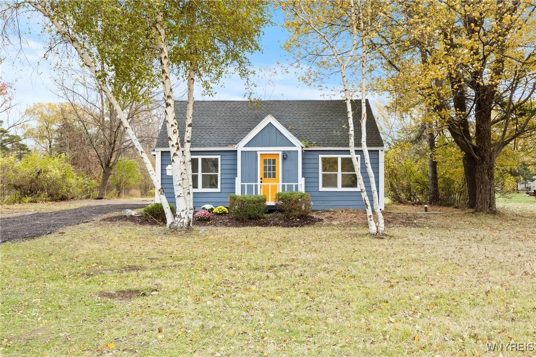 8145 Erie Road, Evans, New York 14006, Evans, New York 14006, 4 Bedrooms Bedrooms, 6 Rooms Rooms,2 BathroomsBathrooms,Residential,For Sale,8145 Erie Road, Evans, New York 14006,0,B1647758