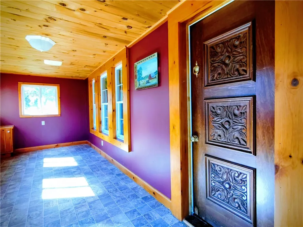 Bonus room in the front entry