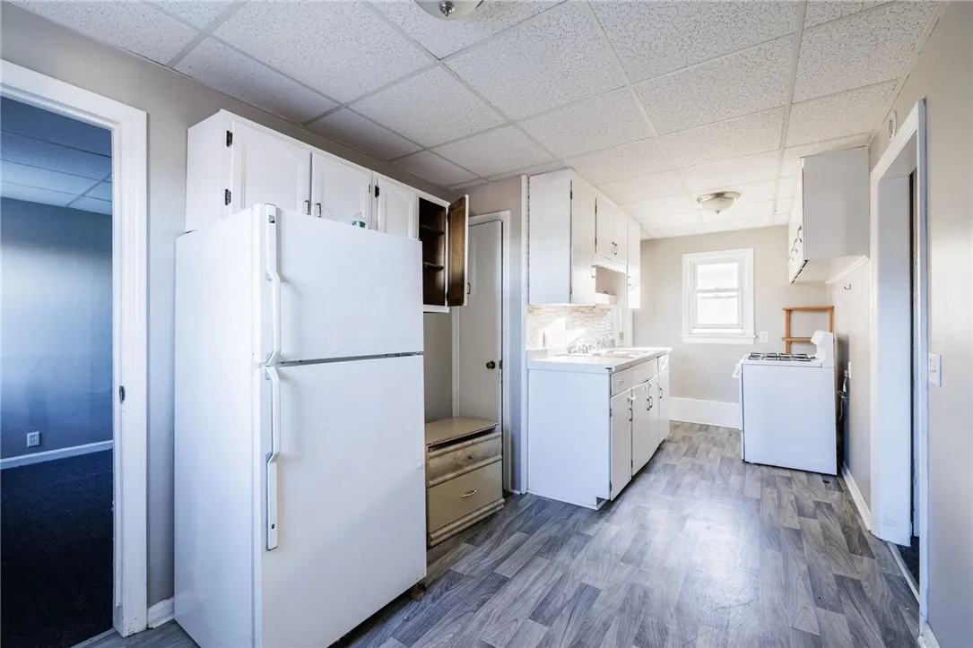 4725 Lake Ave, Rochester, New York 14612, Rochester, New York 14612, 6 Bedrooms Bedrooms, ,4 BathroomsBathrooms,Residential,For Sale,4725 Lake Ave, Rochester, New York 14612,0,R1649514