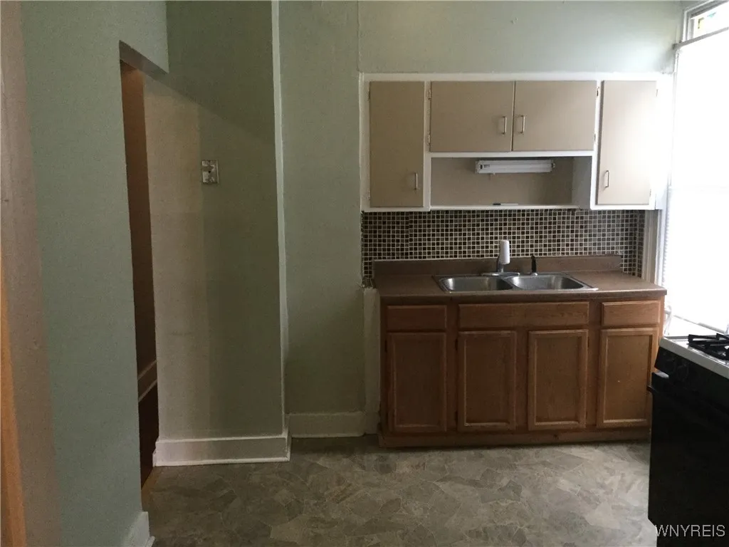 59 York Street, Buffalo, New York 14213, Buffalo, New York 14213, 6 Bedrooms Bedrooms, ,4 BathroomsBathrooms,Residential,For Sale,59 York Street, Buffalo, New York 14213,0,B1649590