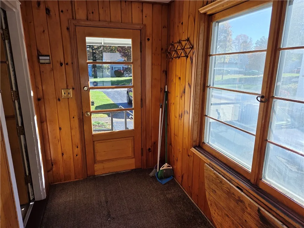Enclosed side entry porch