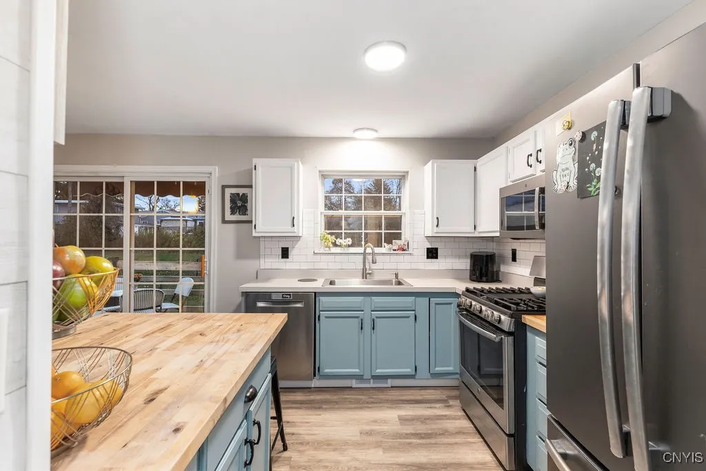 9418 Birch Tree Road, Cicero, New York 13029, Cicero, New York 13029, 3 Bedrooms Bedrooms, 6 Rooms Rooms,2 BathroomsBathrooms,Residential,For Sale,9418 Birch Tree Road, Cicero, New York 13029,0,S1648587